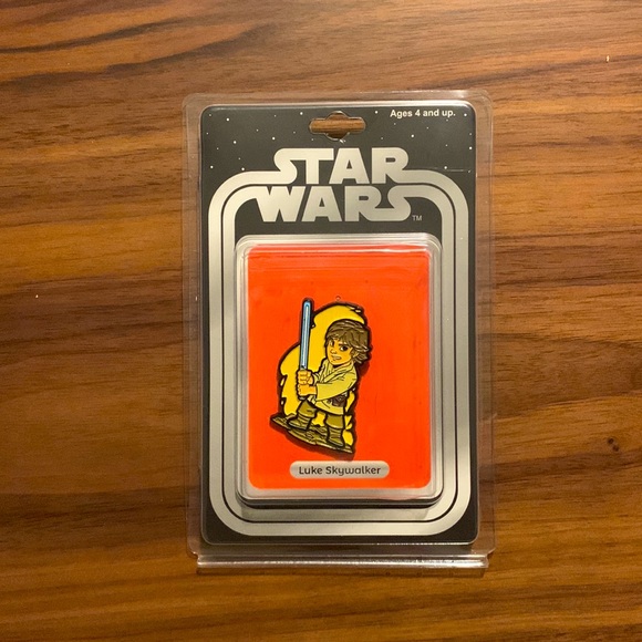 Star Wars Luke Skywalker Pin Official / Exclusive Art Design By Derek Laufman - Picture 2 of 3